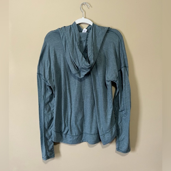 Active Top - Picture 4 of 5